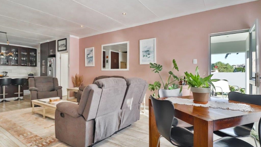 3 Bedroom Property for Sale in Bayview Western Cape